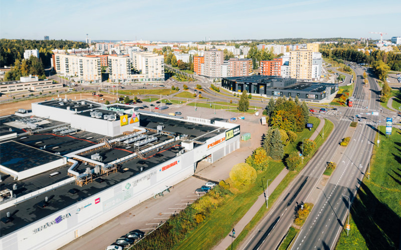 Ilmakuvanäkymä Tampereen Kalevassa sijaitsevasta Prismakeskuksesta