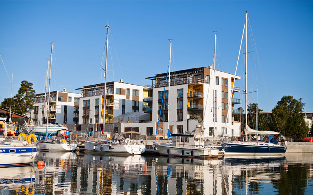 Ilmakuvanäkymä Hartelan vuonna 2014 rakentamasta Asunto Oy Helsingin Kuunari