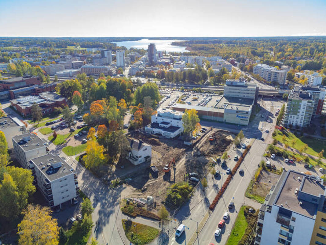 Ilmakuvanäkymä Järvenpään Myllyntien ja Valtuustonkadun tontista