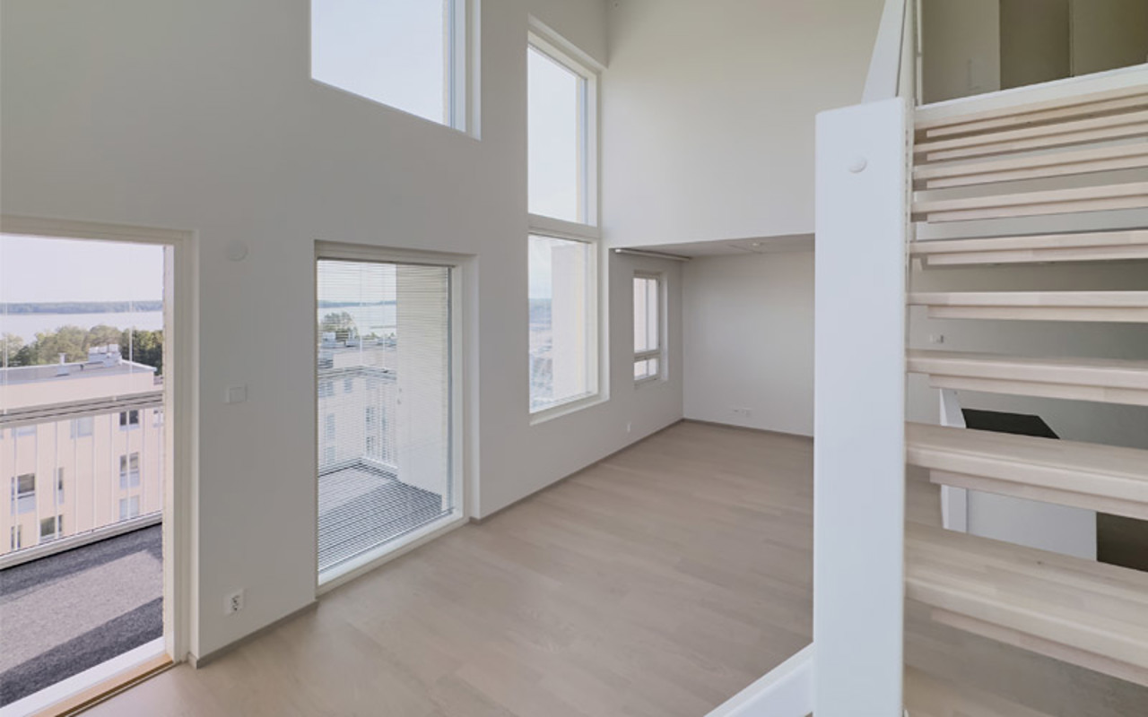 Valokuvanäkymä Kruunuvuorenrannan Kajon asunnon D35 portailta