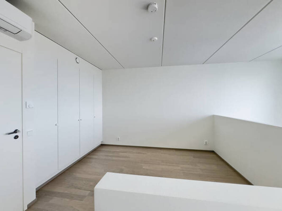 Valokuvanäkymä Kruunuvuorenrannan Kajon asunnon D36 makuuhuoneesta