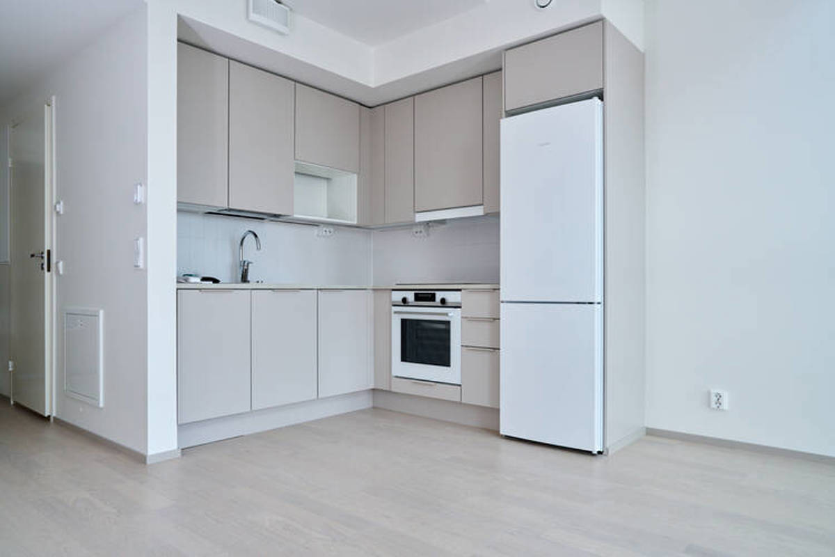 Valokuvanäkymä Kruunuvuorenrannan Kajon asunnon D36 keittotilasta